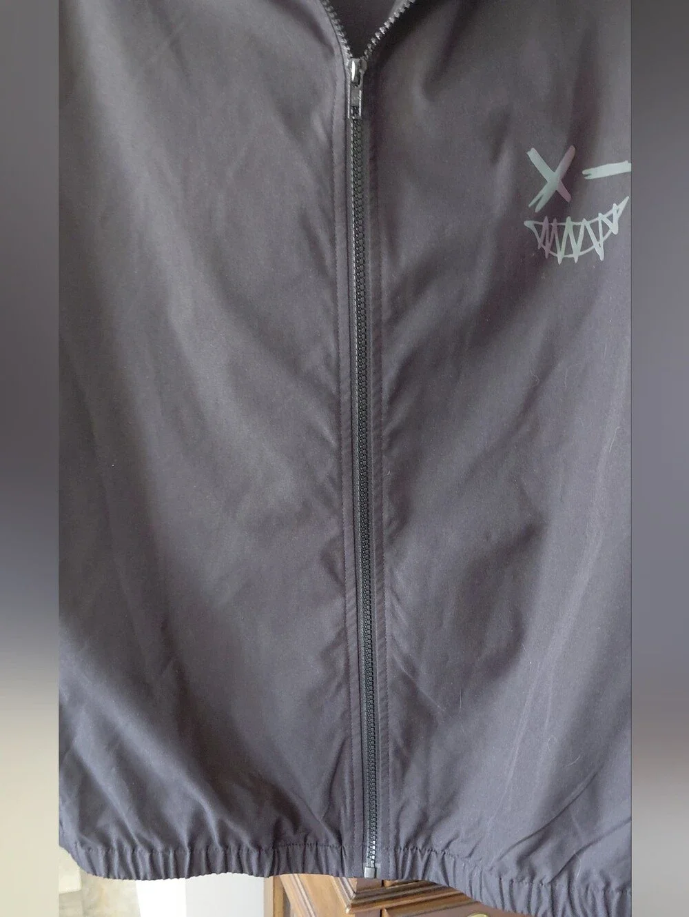 Shein Men's Black Hooded Zip Jacket with Graphic Detail